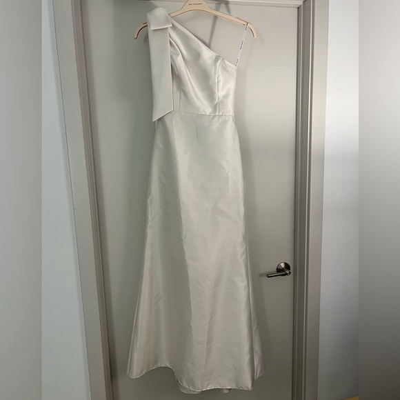Alfred Sung Bridesmaid / Formal Gown - Picture 7 of 12